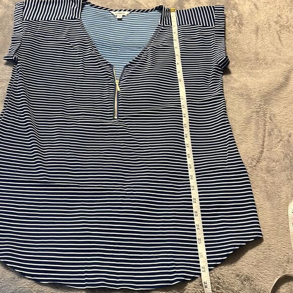 Express Women’s Cap Sleeve Blouse - Picture 4 of 7